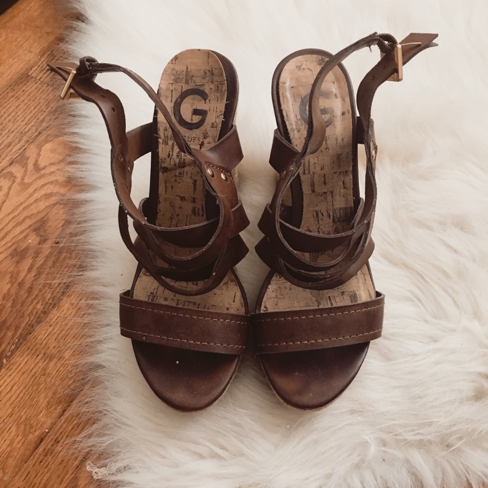 Guess Wedges✨